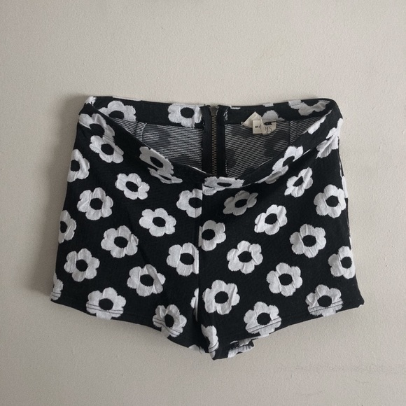 Size S, L.A Hearts (Pacsun) , Daisy Shorts - Picture 1 of 2